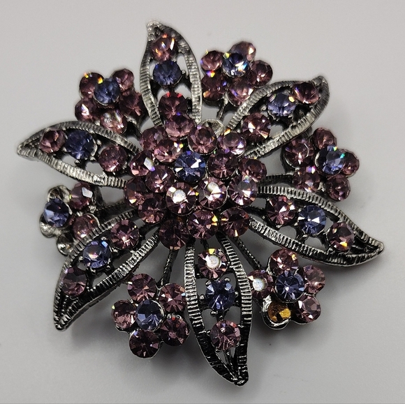 Vintage Brooch - Picture 1 of 6